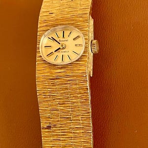 Vintage Accurist 1970s Gold Plated Ladies Mechanical Watch 17 Jewel image 3