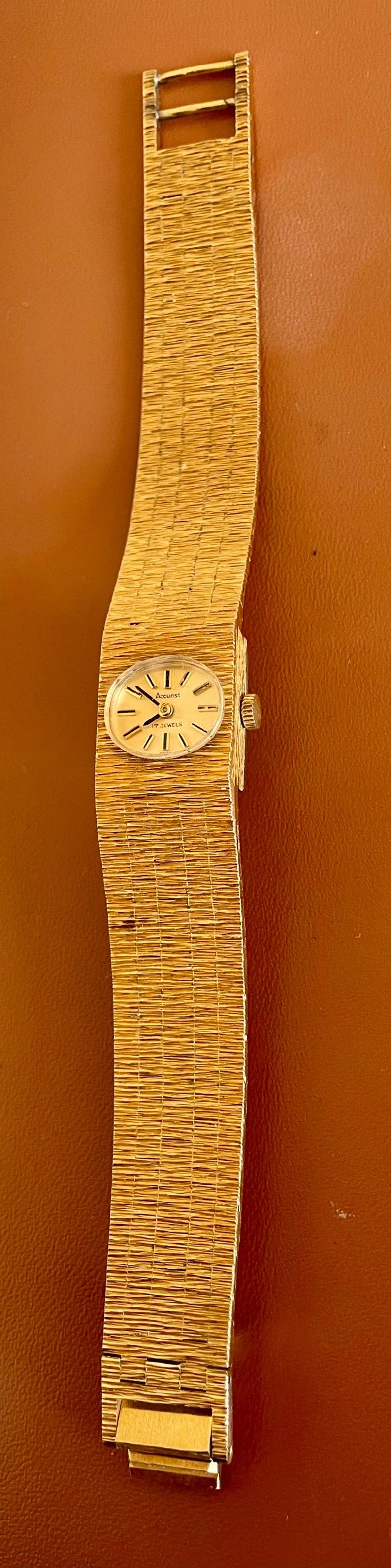 Vintage Accurist 1970s Gold Plated Ladies Mechanical Watch 17 Jewel image 3