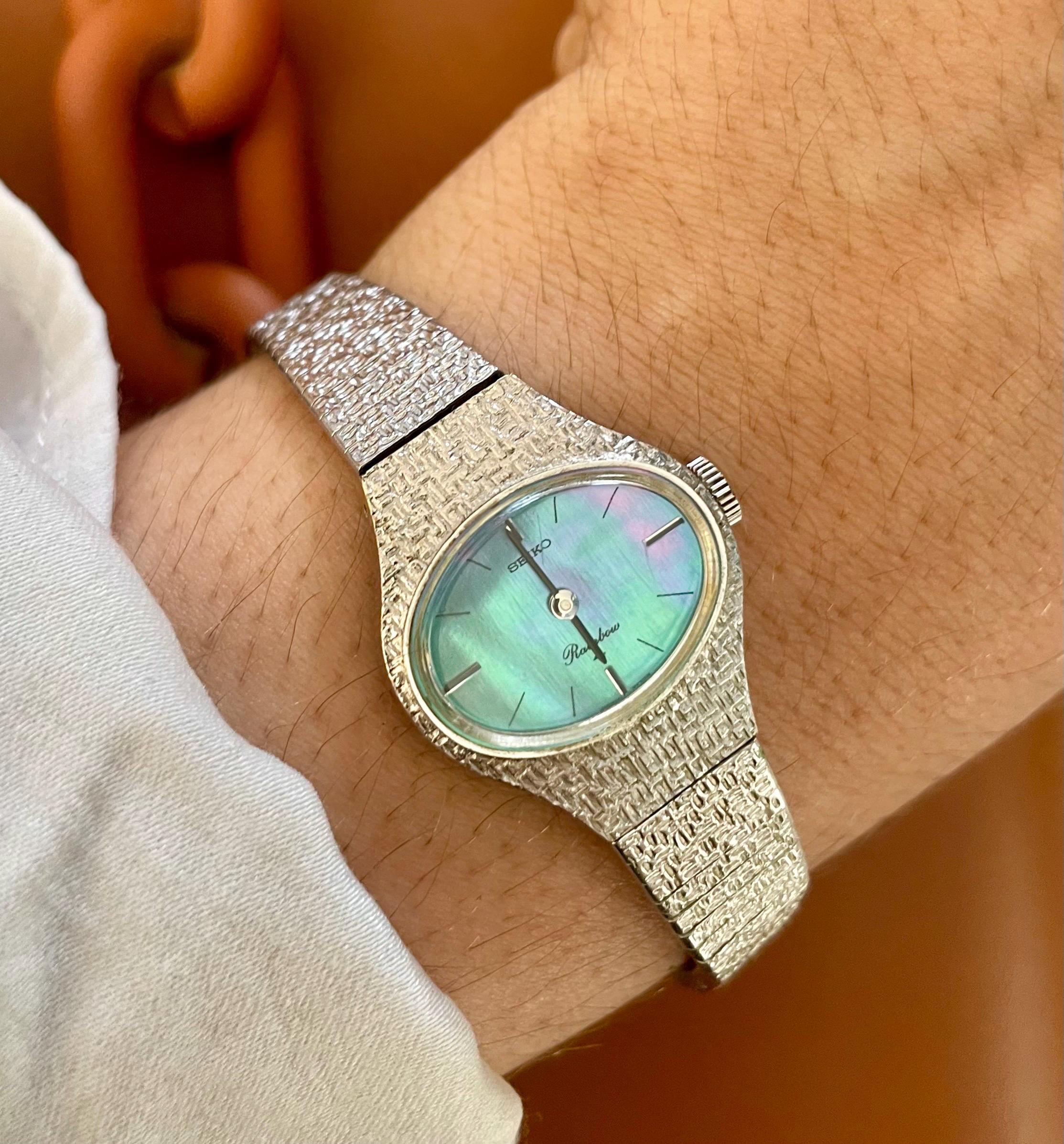 273限定 美品 SEIKO ソーラー 腕時計 レインボー シルバー レディース セイコー レディース 時計 ソーラー シルバー×ゴールド STPX033