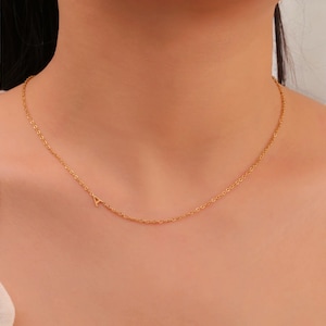 Gargantilla con letra inicial personalizada para mujer: collar de acero inoxidable personalizado con alfabeto de la A a la Z, regalo de joyería perfecto para el Día de la Madre