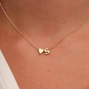 Collar con inicial delicada de corazón diminuto: gargantilla con nombre y letras en color dorado y plateado para mujer, regalo de joyería con colgante