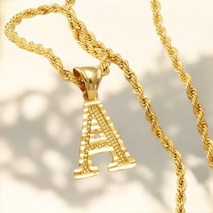 Collar con colgante inicial chapado en oro con letras de la A a la Z para mujer: cadena de cuerda con el alfabeto, joyería con letras en inglés