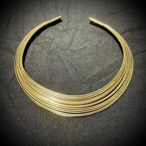 Collier Torque Doré Laiton - Style Baroque Celte Virgule - Vintage Comme Neuf