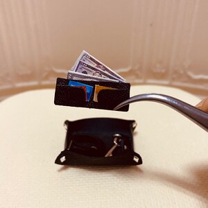 Vacía bolsillos para evitar que los muebles se arañen con las llaves y demás, con unos bonitos accesorios para caballeros