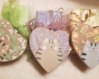 Scented soaps with hand-painted wooden heart decoration with cat