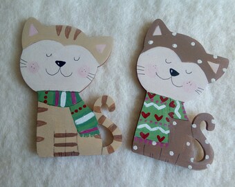 BALANCE!! Lot of two maxi magnets in hand-painted cat wood
