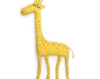 Peluche en laine d'agneau tricotée girafe de Gerald - En stock