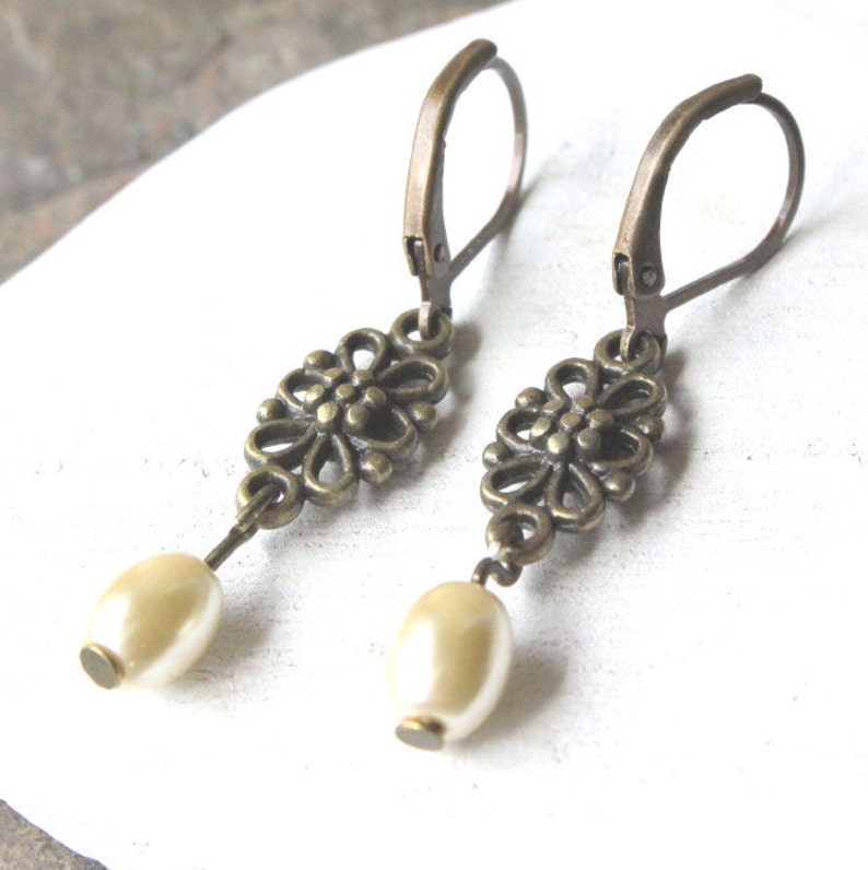 Pearl Dangle clip on Earrings or lever back pierced earrings Etsy