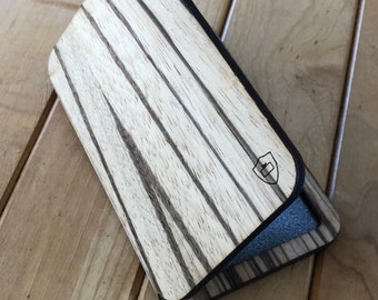 Zebrawood Business Card Case / Mini Wallet met magnetische sluiting - Aangepaste gravure beschikbaar - Bamboe, mahonie, teak en meer!