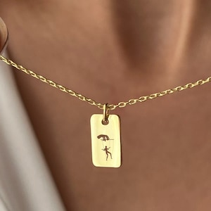 14K guldpläterat dockhalsband: Nyckfulla smycken för spelälskare