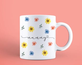 Taza floral personalizada para niñera: diseño de girasoles y flores silvestres