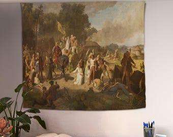 Könnte beinhalten: Ein Wandteppich mit einem historischen Gemälde, das eine Menschenmenge zeigt, von denen einige auf Pferden sitzen, in einer Landschaft mit Bäumen und einem bewölkten Himmel. Das Kunstwerk hat eine gedämpfte Farbpalette mit Erdtönen.