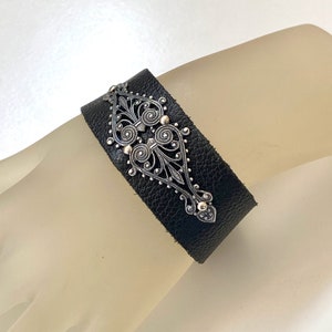 Vintage Gothic Style Black Leather and Silver Cuff Bracelet // Black Leather Silver Filigree Gothic Bracelet