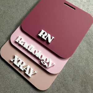 RN Badge Buddy, regalo personalizzato per operatore sanitario, regalo personalizzato per porta badge, porta badge in acrilico personalizzato per infermiere