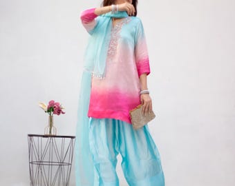 Costume Seesha Farshi Shalwar en soie brodé à la main : tenue de soirée nuptiale indienne