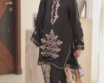 Fully Embroidered Kameez Trouser with Delicate Handwork - Indian Pakistani Salwar Suit Wedding party wear