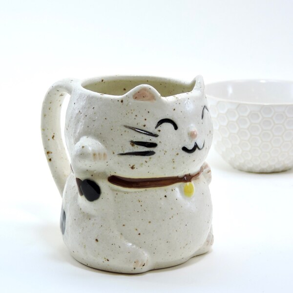 Japanese Ceramic Maneki-neko Cat Mug- Lucky Beckoning Cat Tea Coffee Good Luck