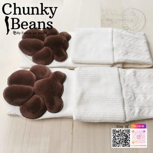 Lindos calcetines de peluche con forma de patita