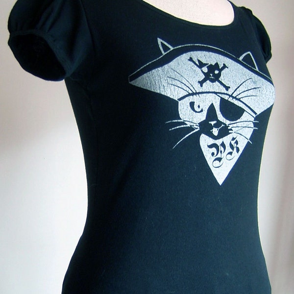 Black Pirate Kitty Shirred Cap Sleeve Tee in XLarge - LAST ONE