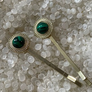 vintage hairpins , bobby pins ,2 Vintage  gold Bobby pins  with green marbles center, Bobby Pin Hair Clip Set