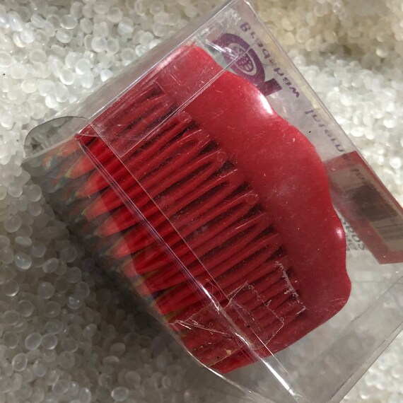 Vintage comb sets , 9 sets, rare in package, yell… - image 1