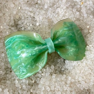 vintage barrette, large green  bow, glossy acrylic bow, vintage green bow