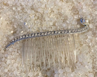 Vintage comb , rhinestone hair comb , pearl accent ,bride hair, hair ornament, hollywood glamour, j22