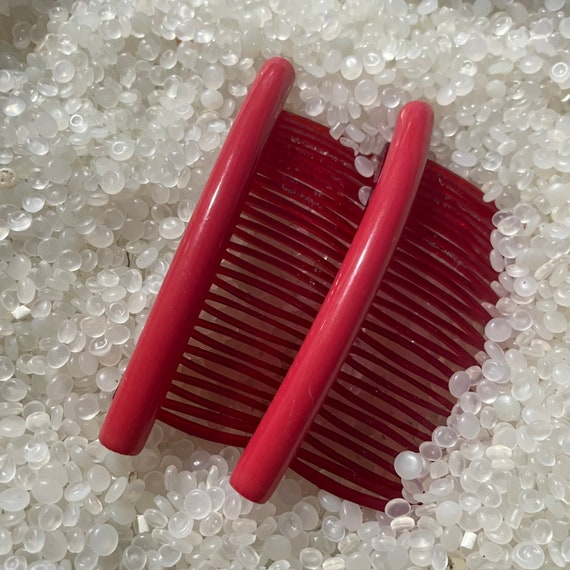vintage hair combs, red tubular top , vintage 198… - image 2