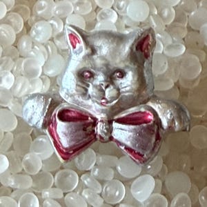 vintage barrette, little  kitten with bow, teeny tiny barrette,silver and red  vintage children barrette, vintage 1950s barrette,y9