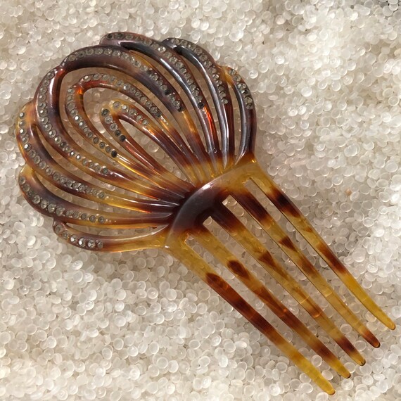 antique MANTILLA STYLE HAIR COMB deco fan Antique Art Deco Celluloid Mantilla Pierced Fan Hair Comb  main image 3