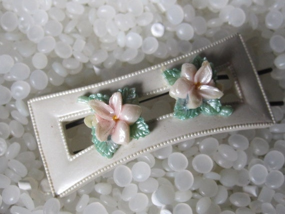 vintage barrette, soft white barrette ,flower cab… - image 1