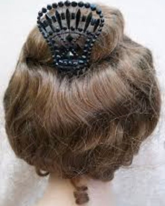 Vintage Mantilla Fan Comb with small black cut stones Mantilla Fan Comb, Antique Hair Comb , Mourning Hair Comb  main image 2