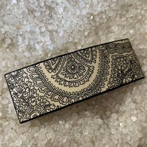 vintage Haarspange im Boho-Stil, Haarspange aus Stoff, Haarspange 1990er Jahre, 1990er Jahre Haarspange, laminiert in einem durchsichtigen Kunststoffetui