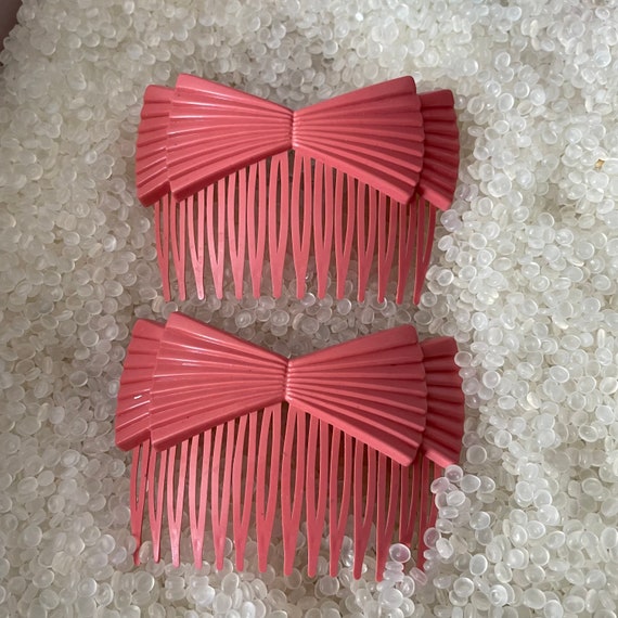 Vintage combs , rare pair, pink  combs ,