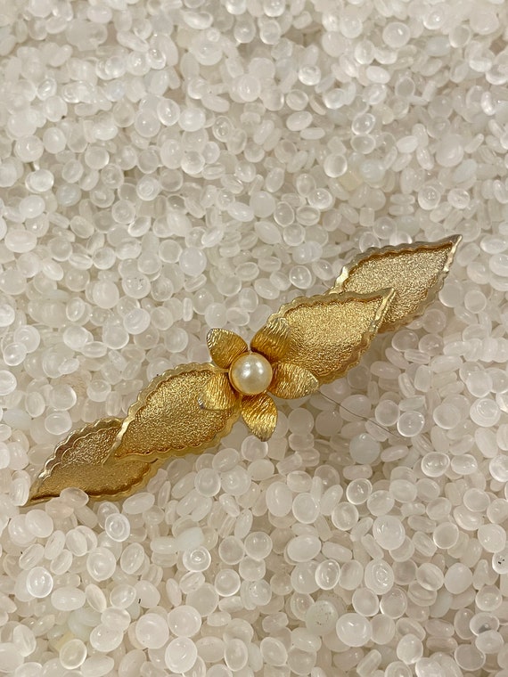 vintage barrette, gold tone leaves, row of leaves,