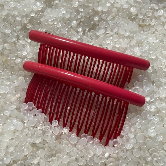 vintage hair combs, red tubular top , vintage 198… - image 1