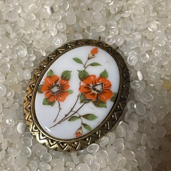 vintage barrette ,porcelain cameo , porcelain with flowers, A39