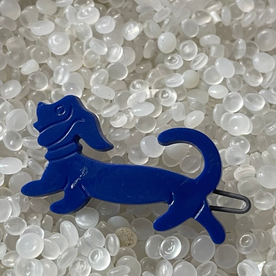 vintage barrette,Dachshund dog, sausage dog,blue dog barrette, vintage 1970s barrette , kt8