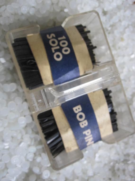 Vintage Bobby pins, solo Bob-o-pin kit, vanity dis