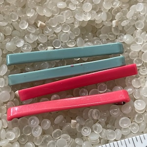 vintage barrettes, Goody stay tight 1970s ,matching sets, narrow barrettes,  aqua blue,  bright pink  ,slender barrettes, z3