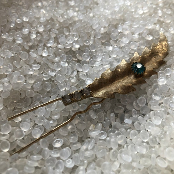 vintage rhinestone and emerald stone hair pin , h… - image 1