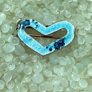 vintage hair barrette , heart barrette,Guillouche  Enamel  Barrette, blue with roses,h31