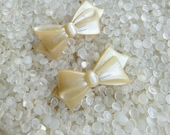 vintage hair barrette, glossy ivory bow,ivory bow ,vintage 1950s, children barrettes, retro hair styles,matching pair ,I28