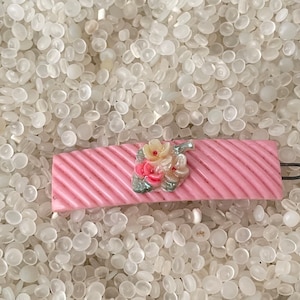 vintage hair barrette , pink barrette , cluster of flowers , lined rectangular barrette , vintage 1950,L59