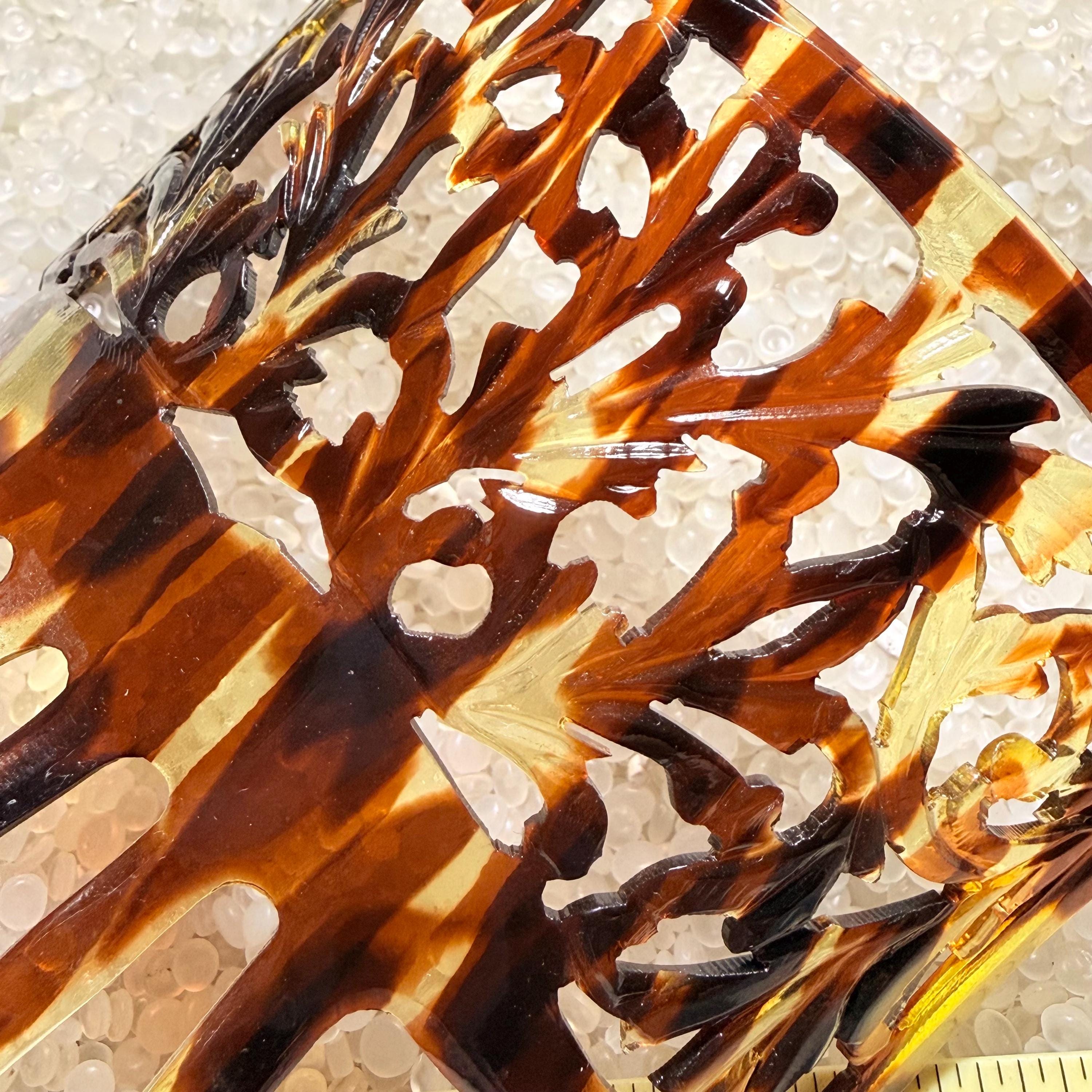 Vintage Tortoise Color Spanish Mantilla Hair Comb Large Size Antique Victorian Blond Faux Tortoise Shell Spanish Mantilla  main image 3