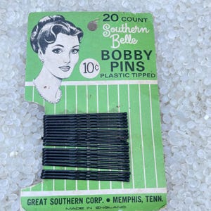 De Long Bobby pins,    vintage bobby pins still on original card , 24  pins,