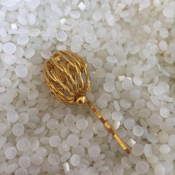 vintage hair pin,gold wire hair pin, wire cluster - image 2