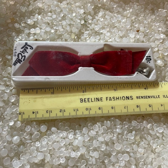 Vintage velvet ribbon, velvet hair bow, red velve… - image 2