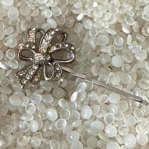 vintage barrette , Bobby pin ,  silver bow  with rhinestone , pot metal , rhinestone barrette,  i12