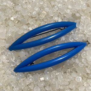vintage barrettes, Plastic  barrettes, true blue ,open  blue cats eye,  slender barrette, g1